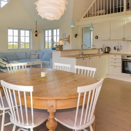 Three-bedroom In Hébergement de vacances